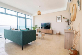 JD Cozy apartment steps to the beach
